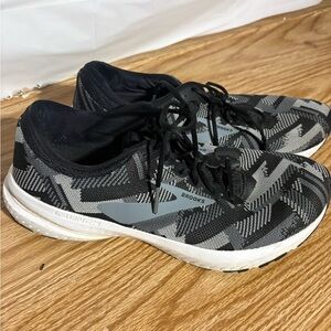 🦋❣️Brooks Monochrome Athletic Shoes